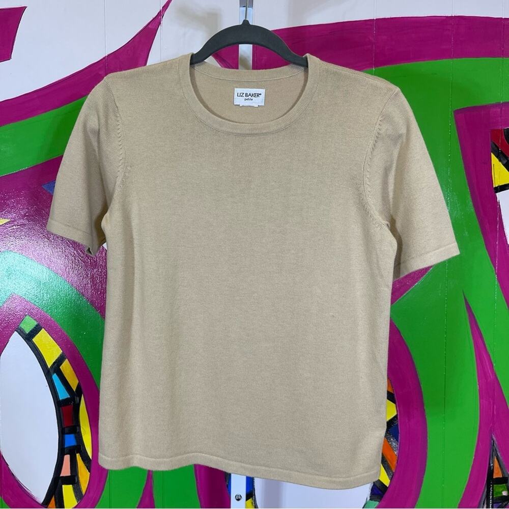 Liz Baker Petite, Vintage Knit Blouse. Similar to a size SP. Excellent condition